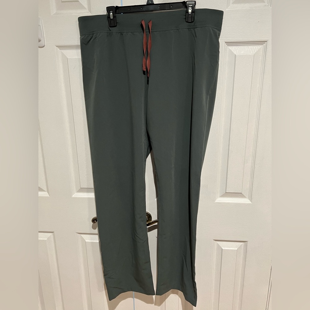 Figs Scrubs. Livingston. Dark moss. XL Tall. EUC